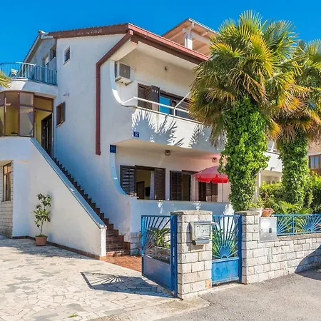 Guest house Bibaj 3*